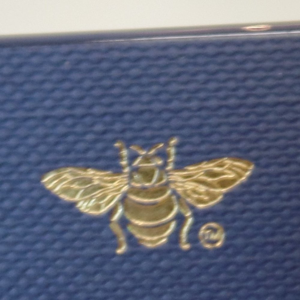 Sparkling Silvertone Chandelier Leverback Earrings Brand New On Card (Bee Logo) - Picture 6 of 10